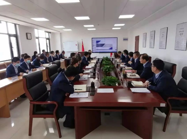 多宝网页版_多宝(中国)召开党委理论中心组集体学习会议(图2)