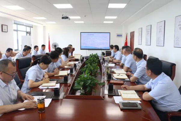多宝网页版_多宝(中国)召开党委理论中心组集体学习会议(图2)